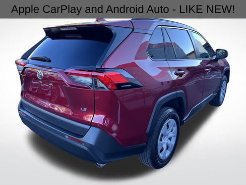 Used 2021 Toyota RAV4 LE image 9