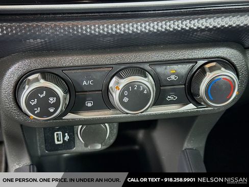 Certified 2025 Nissan Kicks Play S image 15