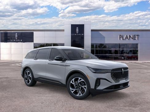 New 2026 Lincoln Nautilus Premier w/ Jet Appearance Package AWD/4WD image 7