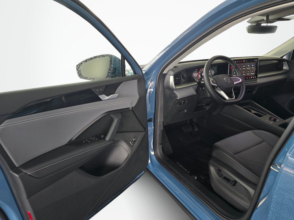 New 2026 Volkswagen Tiguan SE AWD/4WD image 32