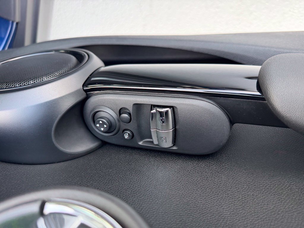 Used 2016 MINI Cooper S FWD image 16