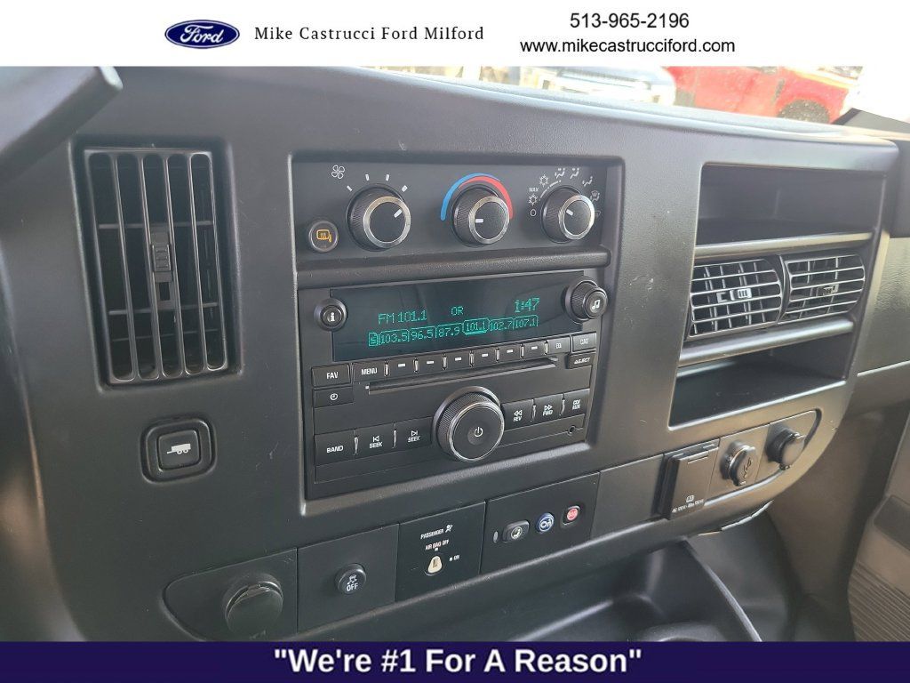 Used 2015 Chevrolet Express 3500 Extended RWD image 13