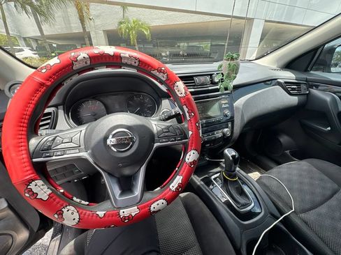 Used 2017 Nissan Rogue Sport SV FWD image 31