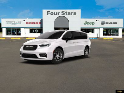 New 2026 Chrysler Pacifica Select
