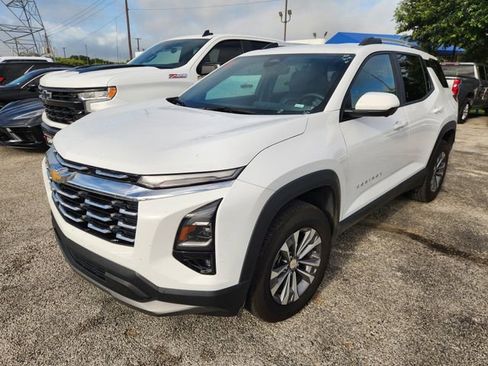 Used 2025 Chevrolet Equinox LT w/ Convenience Package II FWD image 3