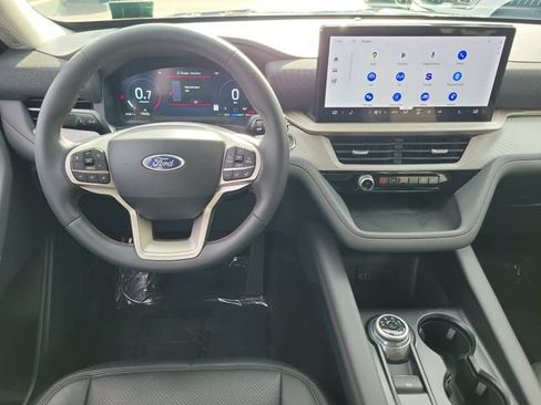 Used 2026 Ford Explorer Active RWD image 4