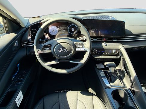 New 2026 Hyundai Elantra Limited image 16