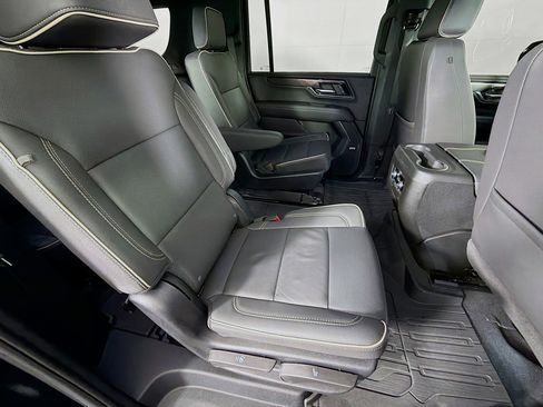Used 2025 GMC Yukon XL Elevation image 29