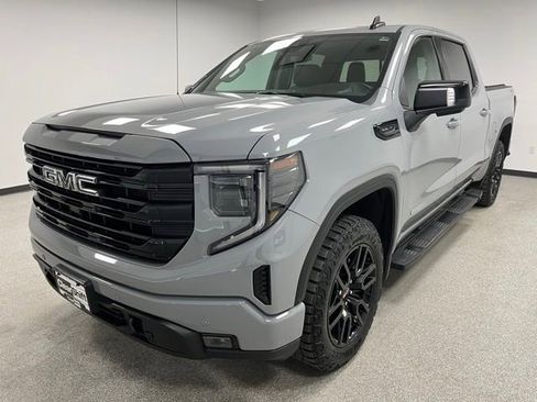 Used 2024 GMC Sierra 1500 Elevation w/ Elevation Premium Package AWD/4WD image 4