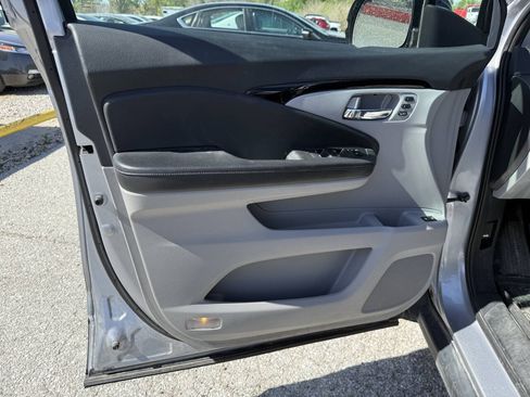 Used 2016 Honda Pilot Touring image 21