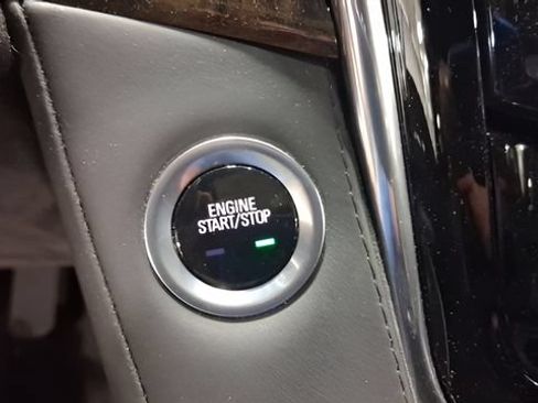 Used 2016 Cadillac Escalade Platinum AWD/4WD image 31