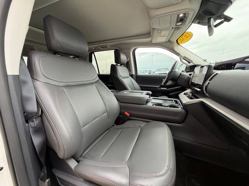 New 2025 Ford Expedition Active image 62