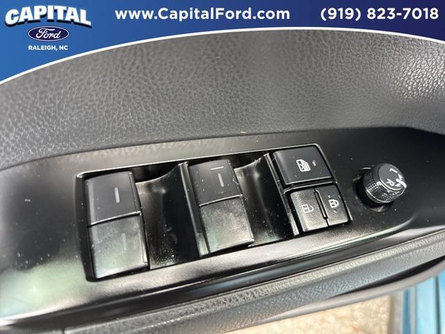 Used 2025 Toyota Camry SE w/ Convenience Package FWD image 21