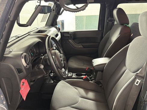 Used 2017 Jeep Wrangler Sport AWD/4WD image 9