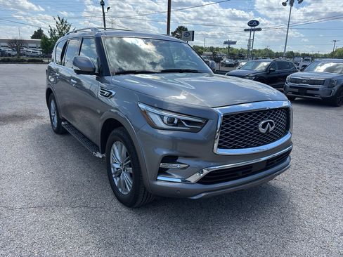 Used 2019 INFINITI QX80 Luxe w/ All-Season Package image 2