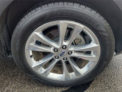 Used 2019 Ford Explorer XLT w/ Equipment Group 202A AWD/4WD image 6