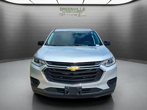 Used 2021 Chevrolet Traverse LS FWD image 11