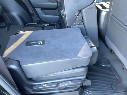 Used 2025 Chevrolet Tahoe LT RWD image 33
