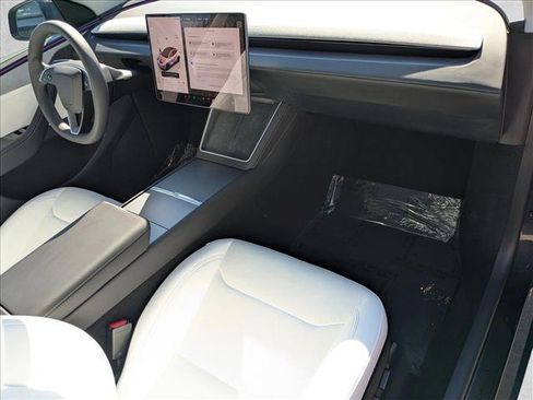 Used 2026 Tesla Model Y 2WD image 24