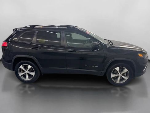 Used 2022 Jeep Cherokee Limited w/ Mopar Interior Package image 11