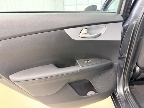 Used 2024 Kia Forte LXS w/ LXS Technology Package FWD image 16