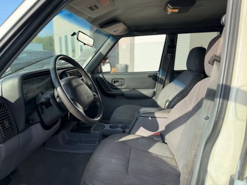 Used 1998 Jeep Cherokee 2WD 4-door image 13