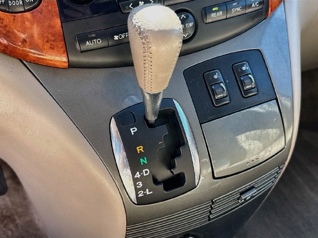 Used 2008 Toyota Sienna XLE w/ Towing Prep Pkg FWD image 31