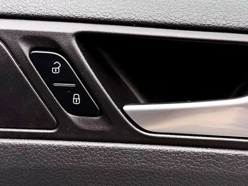 Used 2013 Volkswagen Jetta GLI Autobahn FWD image 36