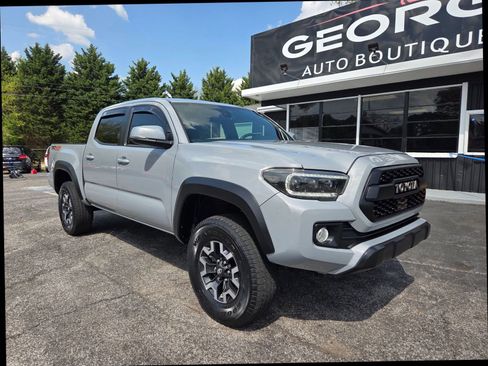 Used 2019 Toyota Tacoma TRD Off-Road w/ TRD Premium Off Road Package image 8
