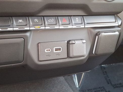 Used 2023 Chevrolet Silverado 1500 Custom image 23