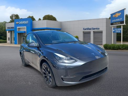 Used 2024 Tesla Model Y Long Range AWD/4WD image 2