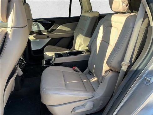 Used 2020 Lincoln Aviator Reserve w/ Equipment Group 202A image 13
