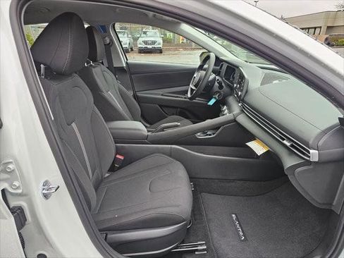 New 2026 Hyundai Elantra SE FWD image 11