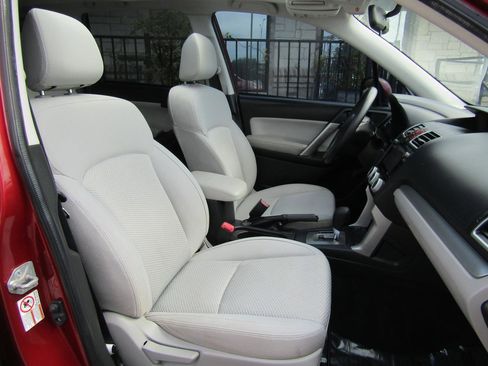 Used 2016 Subaru Forester 2.5i Premium AWD/4WD image 11