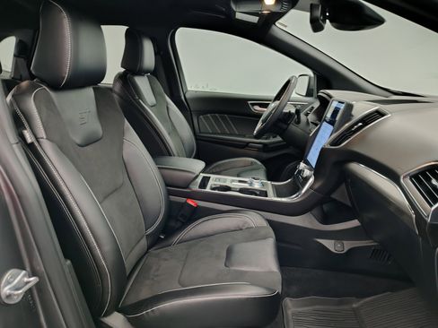 Used 2023 Ford Edge ST image 24