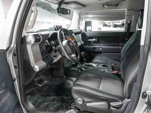 Used 2011 Toyota FJ Cruiser 4WD w/ Convenience Pkg image 17