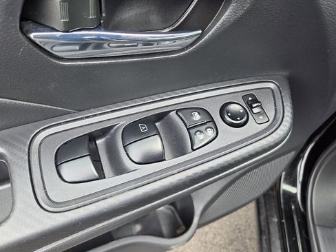 Used 2024 Nissan Versa SV image 13