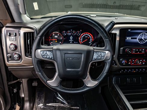 Used 2015 GMC Sierra 2500 Denali w/ Duramax Plus Package image 17