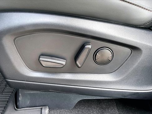 New 2025 Ford Explorer Active w/ Active Comfort Package image 18