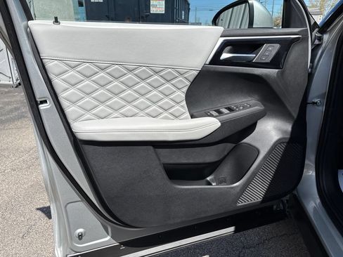 Used 2024 Mitsubishi Outlander SEL FWD image 16