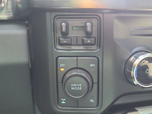 Used 2024 Ford F250 Lariat w/ Lariat Ultimate Package AWD/4WD image 30