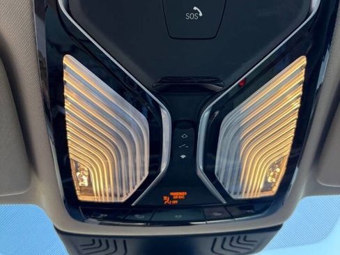 Used 2017 BMW 740i image 14