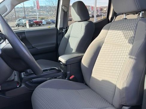 Used 2022 Toyota Tacoma SR image 15