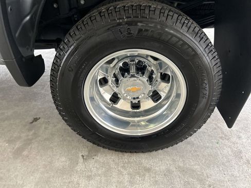 Used 2025 Chevrolet Silverado 3500 W/T image 17