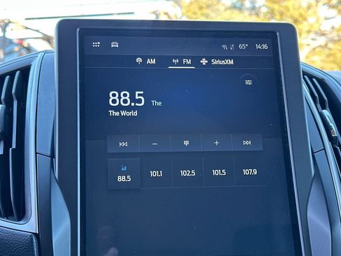 Certified 2023 Ford Edge SEL image 19