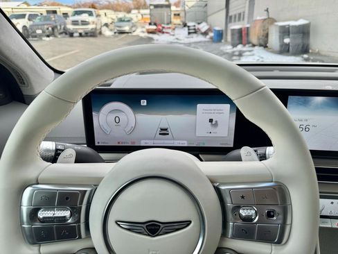 Used 2023 Genesis GV60 Performance image 12