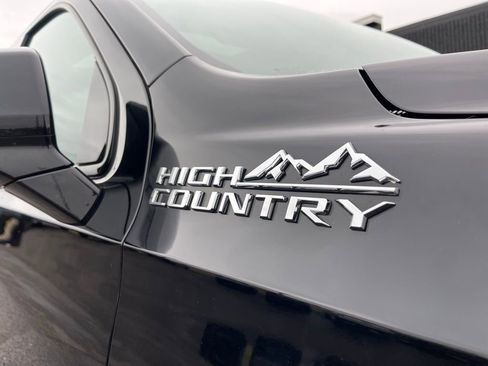 Used 2021 Chevrolet Tahoe High Country w/ Premium Package AWD/4WD image 16