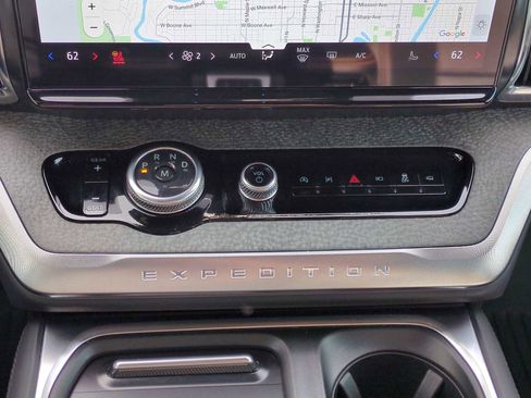 Used 2025 Ford Expedition Tremor image 29