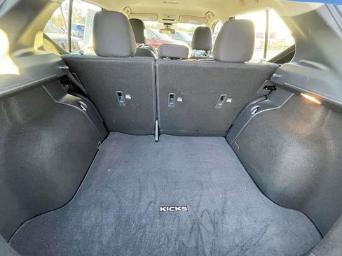 Used 2024 Nissan Kicks SV image 10