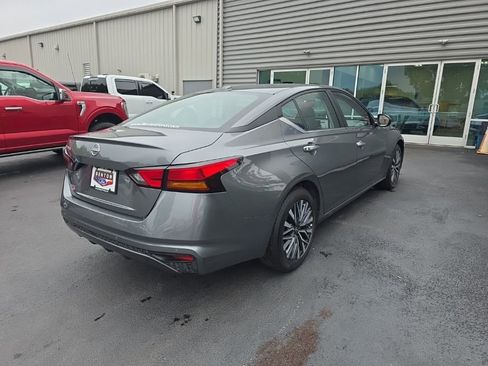 Used 2025 Nissan Altima 2.5 SV FWD image 7